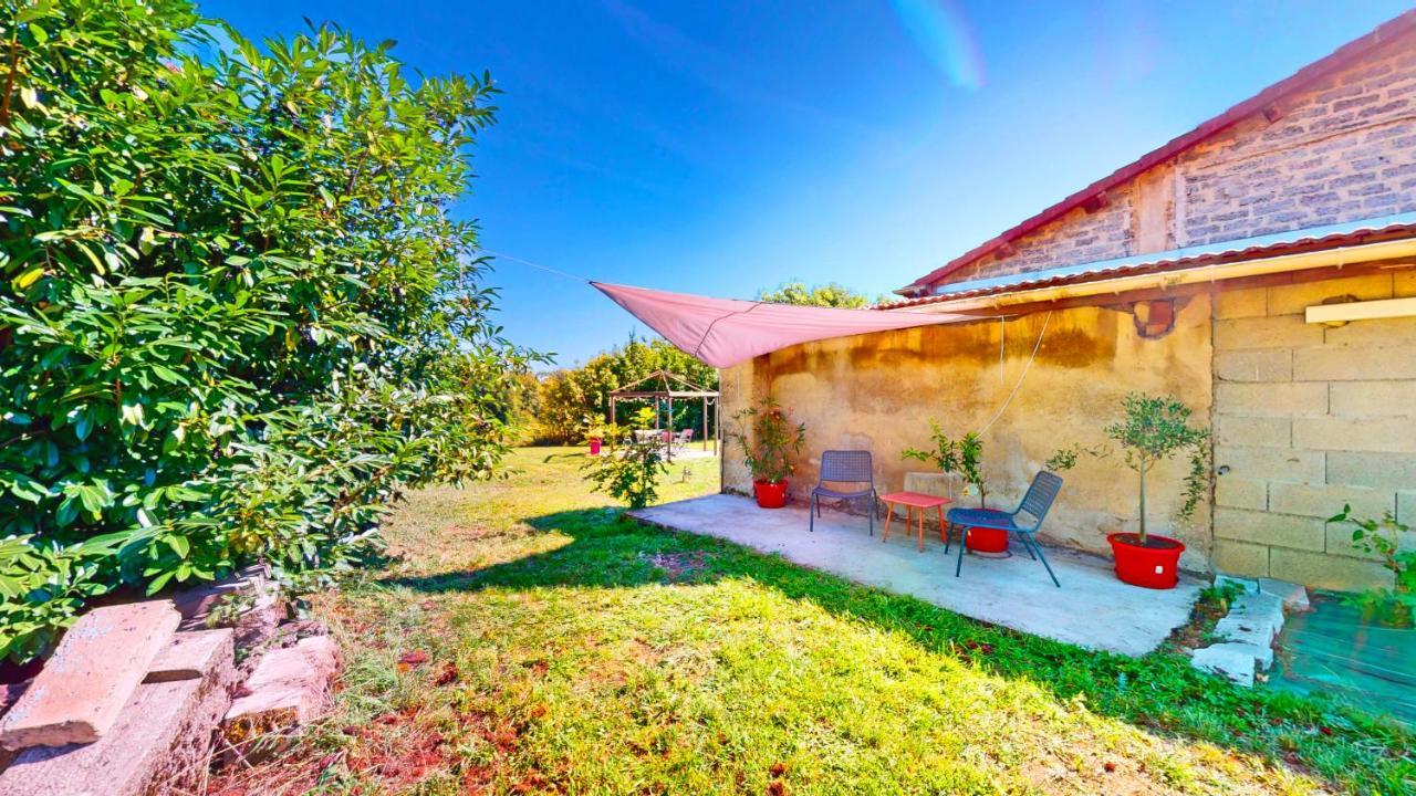 Calme Et Chaleureux Gite De Campagne. Voiteur Exterior photo